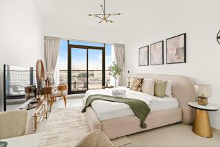 Chic Dubai Studio with Balcony, Pool, Gym, Free Parking Near Expo Metro - 0