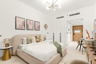 Chic Dubai Studio with Balcony, Pool, Gym, Free Parking Near Expo Metro - 8