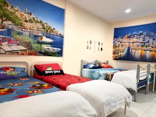 Santorini Msia Sunset Lakeview TownVilla Retreat 5BR 13pax - 1