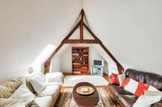 Maison en pierre au pied de La Vézère, pour 6 - 9