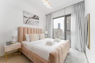 Stunning Luxury 4br Apt Burj View 10 mins to Mall - Dubai - 1