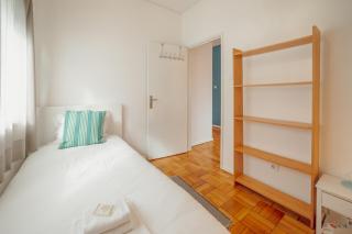 Summer Espinho Flat by Vacationy - 1