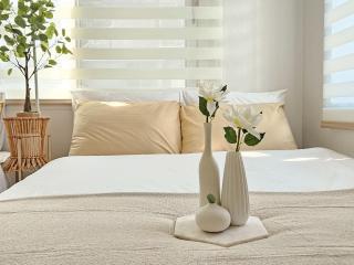 Sensibility Warmth Cozy New Construction Pleasant Hongdae Gangnam 30 minutes - 8