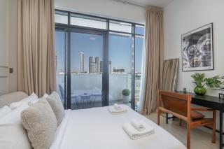 Dubai Studio - Trendy Interiors - City Views - 9