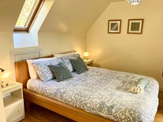 Cosy Karibu cottage with stunning canal views - 8