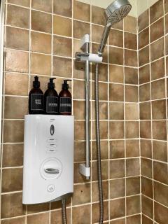 Cosy Karibu cottage with stunning canal views - 6