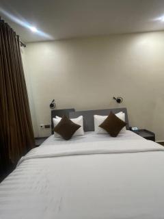 Classic Studio Apartment - Lagos - 4