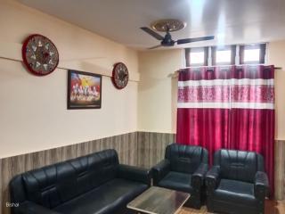 Hotel gayatri - - 4