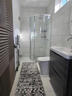 Double room with ensuite bathroom - Feltham - 1