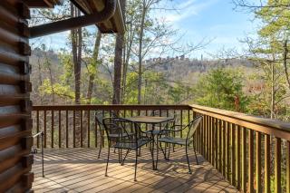 Bear Hideaway Cozy 3BR Cabin - Sevierville - 8