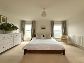 Spacious 4BR Retreat for 8 With Parking - 3