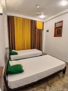 Beach House Mahamodara - Galle - 3