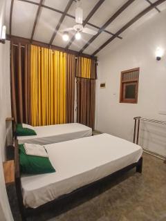 Beach House Mahamodara - Galle - 0