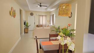 Sea La Vie Cozy 2-Bedroom Beachfront Escape - Lucea - 0