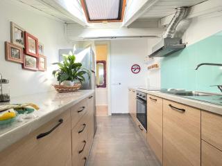 LoriS Central Apartment - Tirana - 1