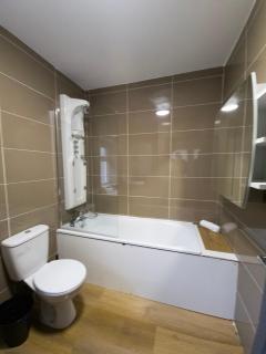 Mega Value Stay - 7 Beds, Keyless Entry, City 5 min walk BY PROPERTY PROMISE - Cardiff - 7