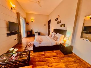 Pearl Grand Boutique Cottage in Omaxe Anandam Vrindavan - #premium AC rooms with balcony #big parking #lift #garden #peaceful area #near prem mandir #property of the year #most awarded - Vrindāvan - 8