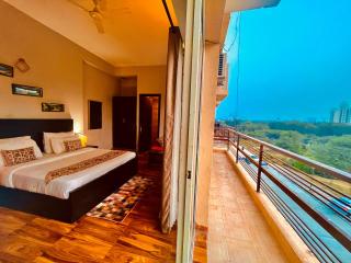 Pearl Grand Boutique Cottage in Omaxe Anandam Vrindavan - #premium AC rooms with balcony #big parking #lift #garden #peaceful area #near prem mandir #property of the year #most awarded - 4