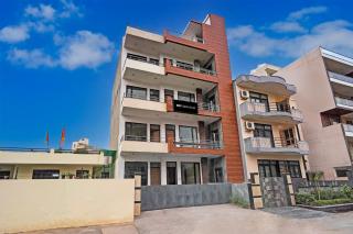 Townhouse Delight Inn - Gurgaon - 9