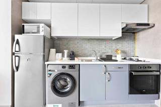 Silkhaus spacious studio in Art Gardens with gym & pool access - 4
