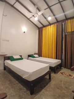 Beach House Mahamodara - Galle - 7