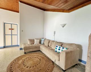 Serendipity - Oceanfront 4-Bedroom Villa with Skyview Suit - Cornwall Barracks - 6