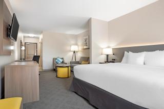 Comfort Inn & Suites - 0