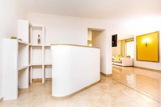 Luxury apartment with pool - 4