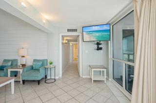 1051 - Shoreline Towers Beachfront Condo Free Beach Setup - 6