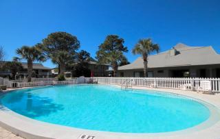 Beachwood Villas Escape – 1BD/1BA Getaway-Sleeps 4-Steps from 30A Beaches! - Santa Rosa Beach - 0