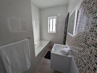 Your Sunny Qala Escape, Two Bedroom Apartment - Qala - 9