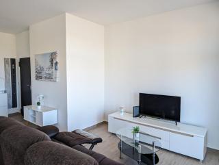 Your Sunny Qala Escape, Two Bedroom Apartment - Qala - 2
