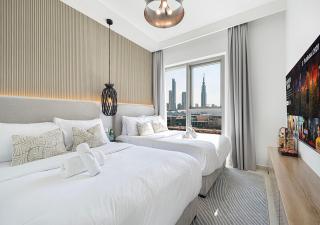 Luxury 2BR Downtown Dubai, Burj Khalifa View, Infinity Pool & Near Dubai Mall - 1