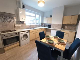 Convenient 2 bedroom House in Darlington - Darlington - 0