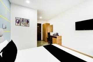 Super Townhouse Madhapur 100 feet Road formerly JKC Grand - Hyderabad - 2