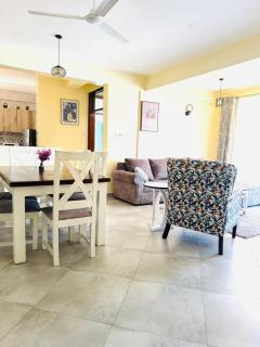 Three Bedroom Apartment Around QuickMart - 4
