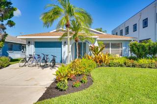Lovely Naples Home with Lanai and Pool about 1 Mi to Beach - Naples - 0