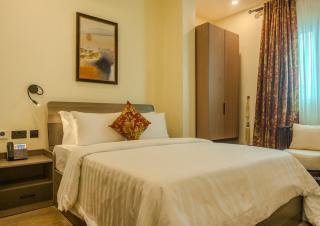 Brown 2 Bedroom Apartment in Lekki - Lagos - 2