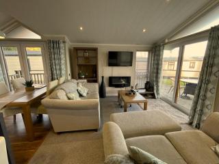 Lydstep Beach Village - 24 The Cove - 7