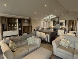 Lydstep Beach Village - 24 The Cove - 6