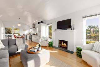 ENC-1035 - Charming Coastal Cottage - 2