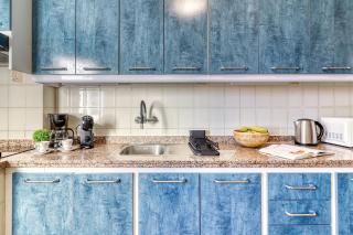 Cozy Retreat with Ocean Views, Private Terrace & Ensuite - 8