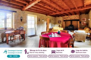 Maison en pierre au pied de La Vézère, pour 6 - 7