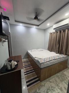 25th lantern guest house - Calcutta - 4