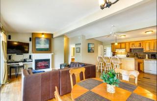 Backwater Cove 4 Bed25 BathDockDeck-Sleeps 12 - 1