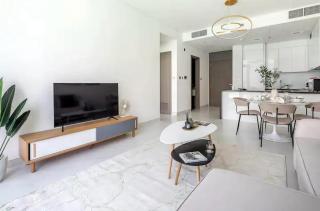 Luxury Waterfront 1BR - Dubai Lagoon Escape - 4