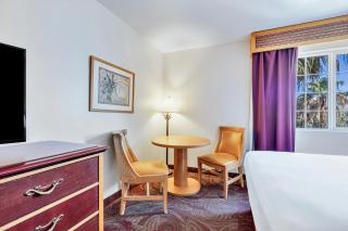 CasaBlanca Resort, Casino, Golf & Spa - 4