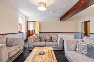 Keith - Spacious 4 bed house - 9