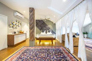 Elegance in Nigeen - 5