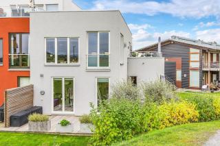 Modern house with high standard - Close to city & the beach - - 2